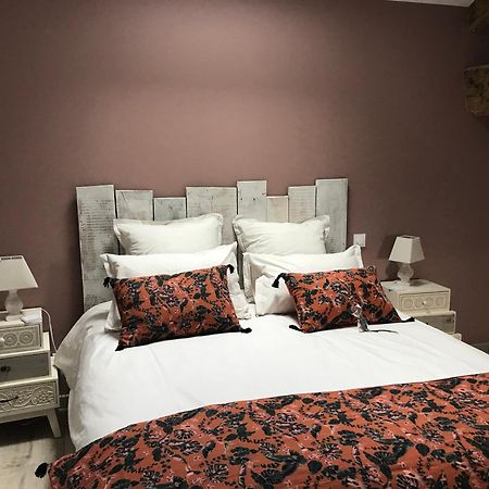 Logis De Pierre Levee Bed & Breakfast Bessines Eksteriør bilde
